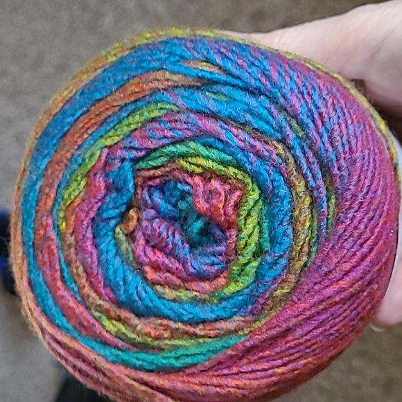 Lion Brand Ferris Wheel Lot of Two skeins Yarn 100% acrylic quality super soft ! - Picture 8 of 10